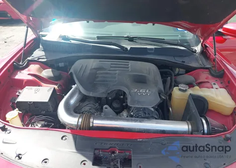 2016 Dodge Charger Sxt z USA, uszkodzony, nr VIN 2C3CDXHG2GH132909